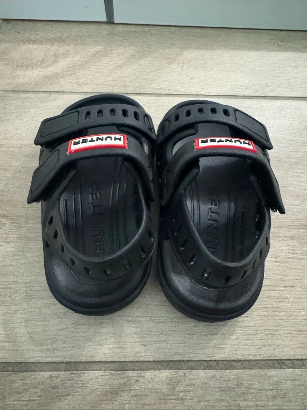 Hunter Kids Black Sandals toddler size 6
